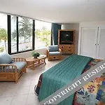 Blue Water Resort At Cable Beach